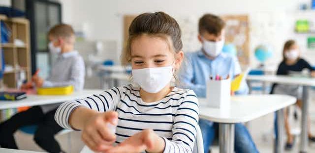 Kita Seharusnya Tidak Menunda Mulai Sekolah Karena Omicron